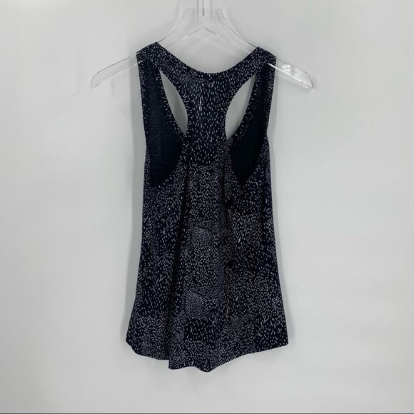 Black and white Fabletics athletic top size XS - Picture 6 of 6